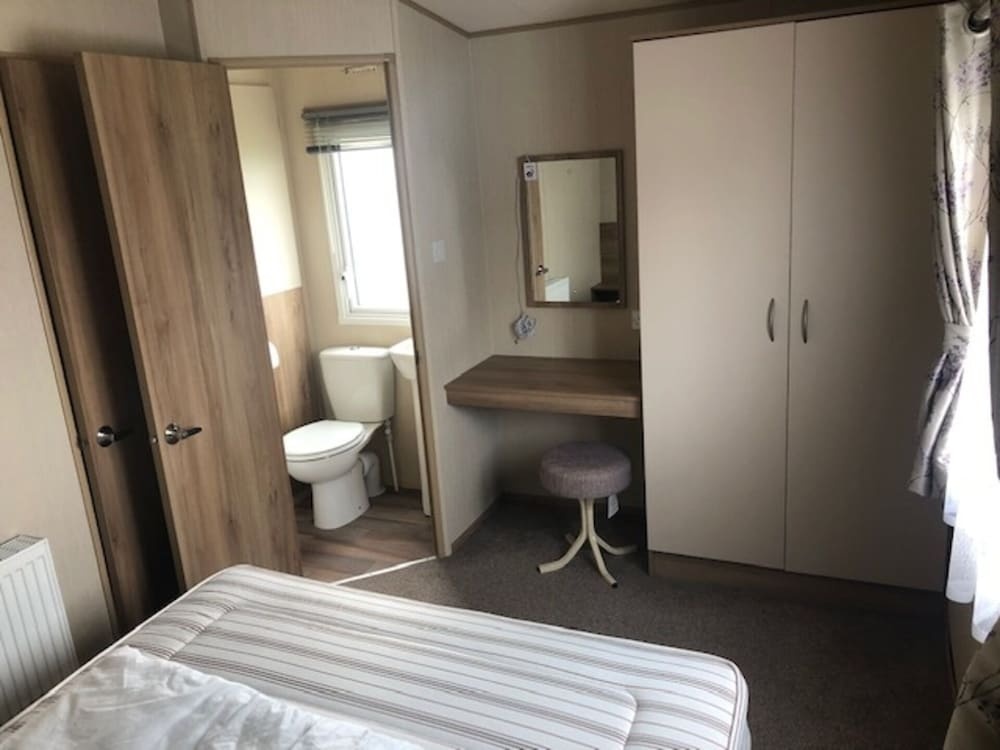 Beautiful Cosy 2-bed Caravan in Clacton-on-sea