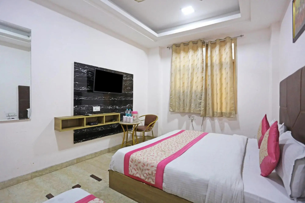Hotel Sterling Inn, New Delhi