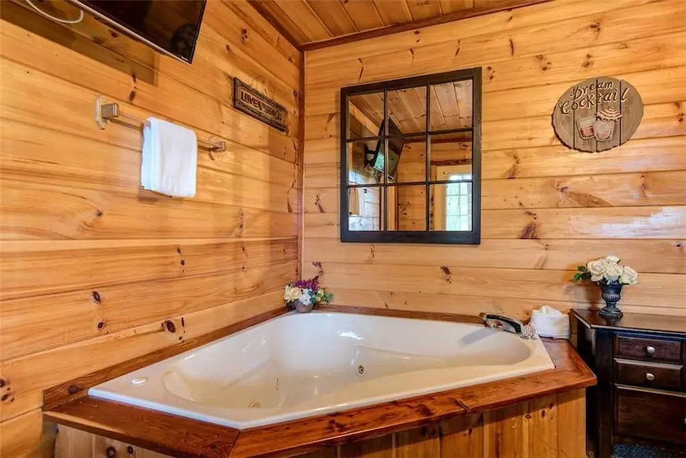Whispering Secrets - One Bedroom Cabin