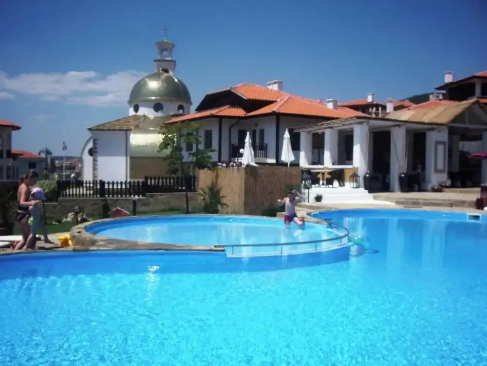 Briz-Seabreeze Hotel