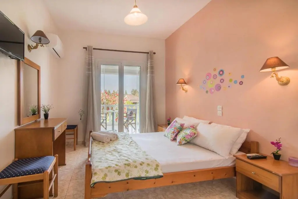 Kamara Apartments - 450m from the beach, by ZanteWize