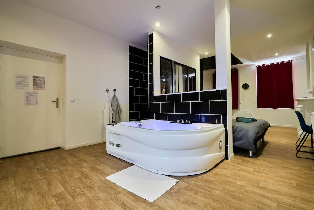 Baignoire Blaneo Sauna 10 Minutes de la Gare