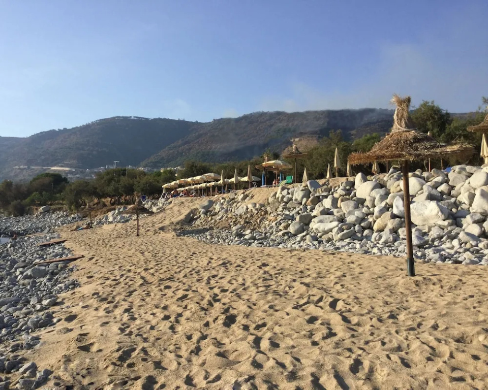 Cliffs Hotel