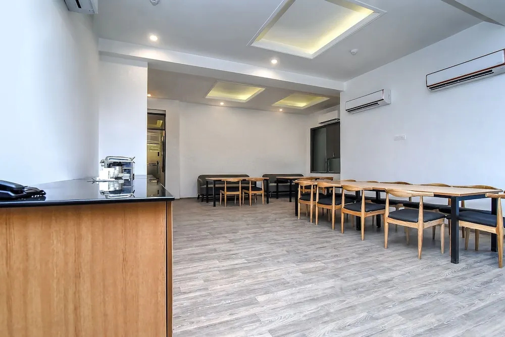 OYO Townhouse 044 Sector 14 Gurugram