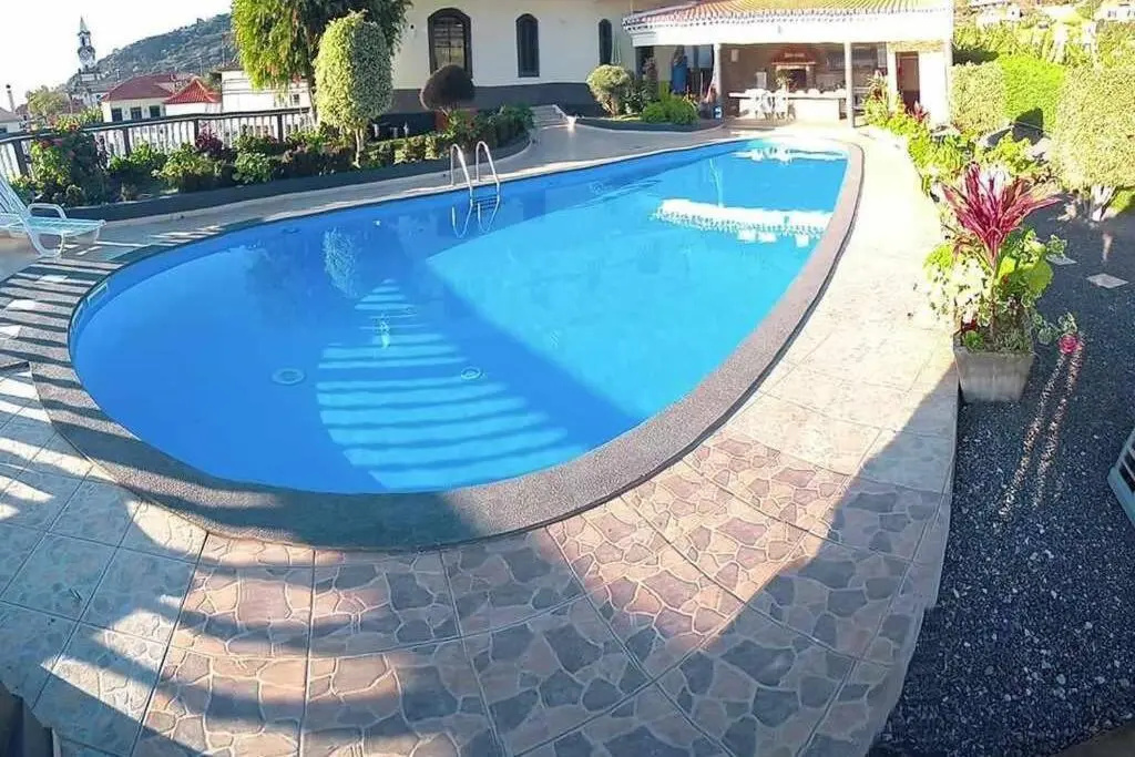 Arcos Grand Suites with pool