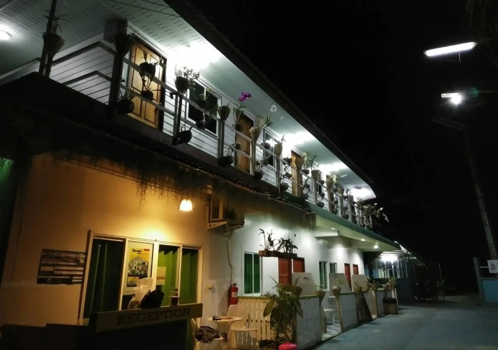 Lipe Corner Guesthouse
