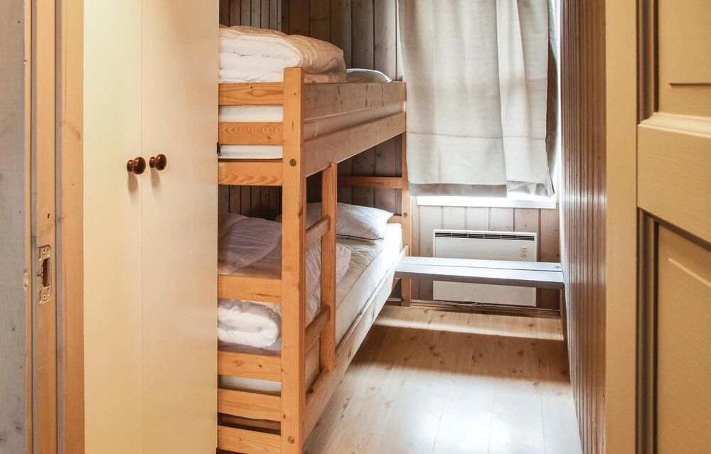 Lovely Home In Ljørdalen With Kitchen