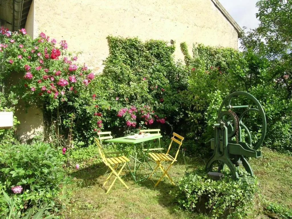 Gîte Dompierre-sur-Besbre, 5 pièces, 8 personnes - FR-1-489-109
