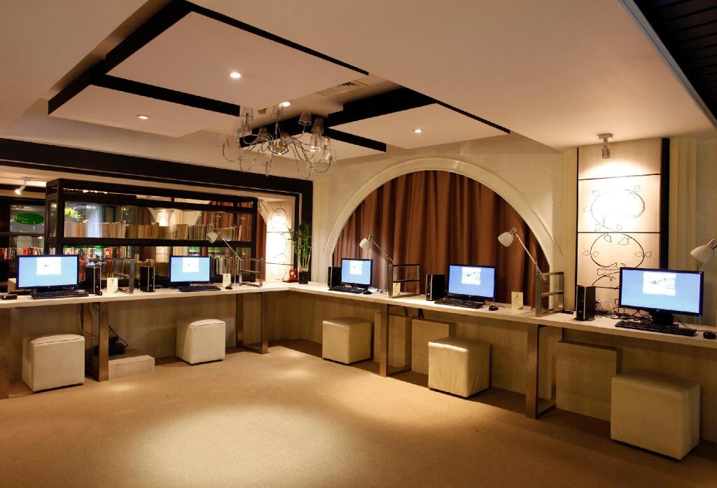 Phuket Graceland Resort and Spa