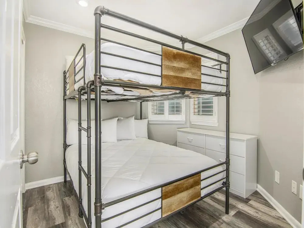 Seascape 2110 2 Bedroom Condo by RedAwning