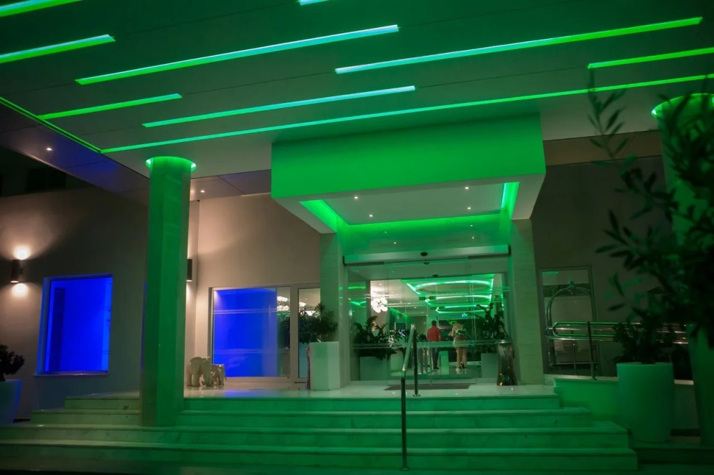 Vassos Nissi Plage Hotel & Spa