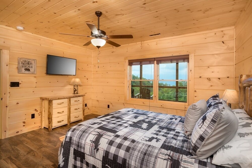Brand New Four Bears Cabin in Private Location by Redawning