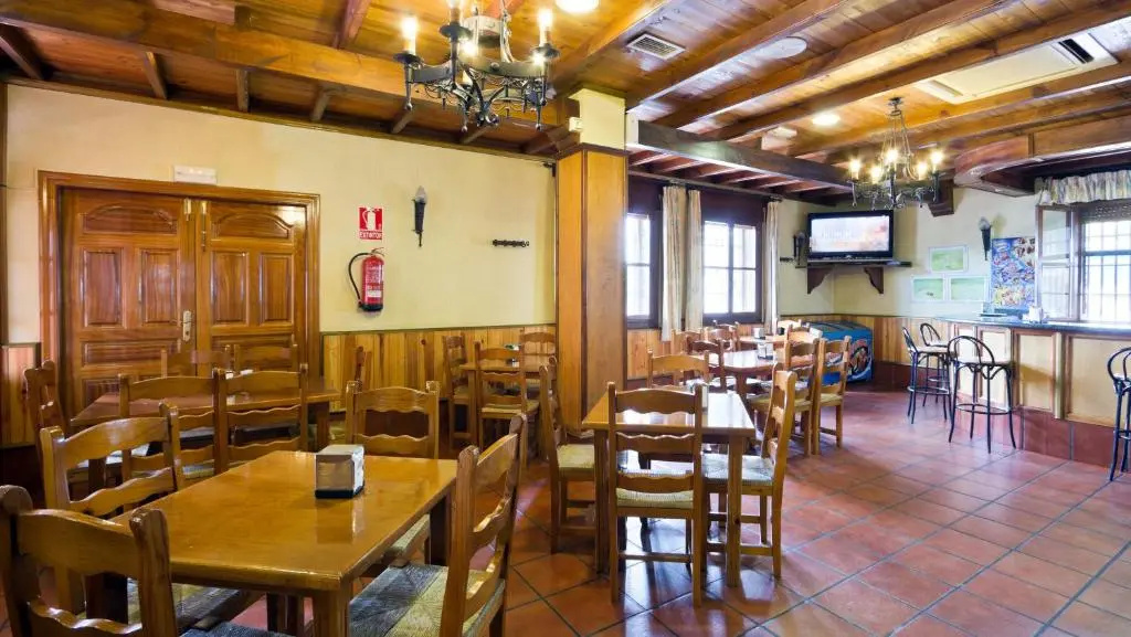 LABELLA - Hostal Rural Restaurante
