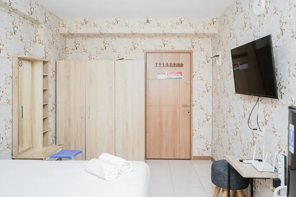 Homey Studio Apartment At Green Palm Residence