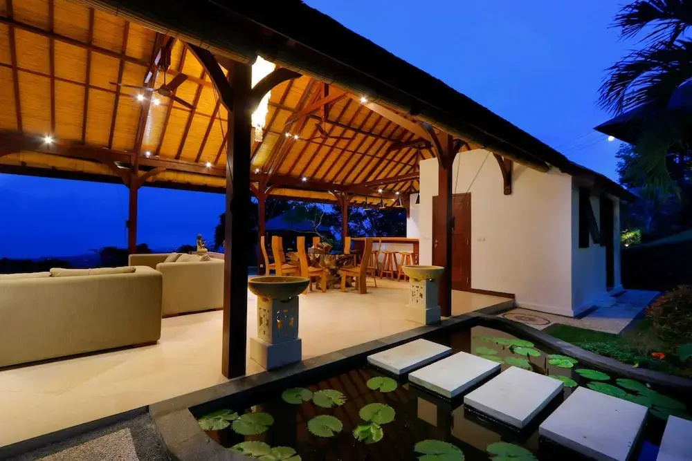 2 BR Villa With Fantastic Ocean View, Lovina With Staff