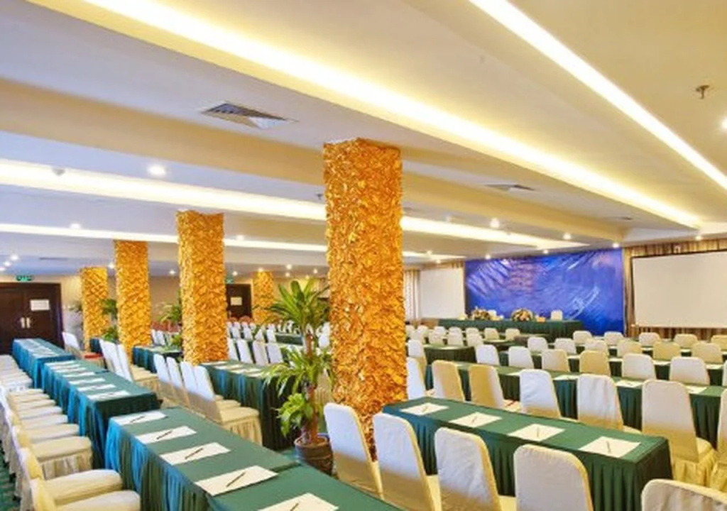 Dong Fang Hotel