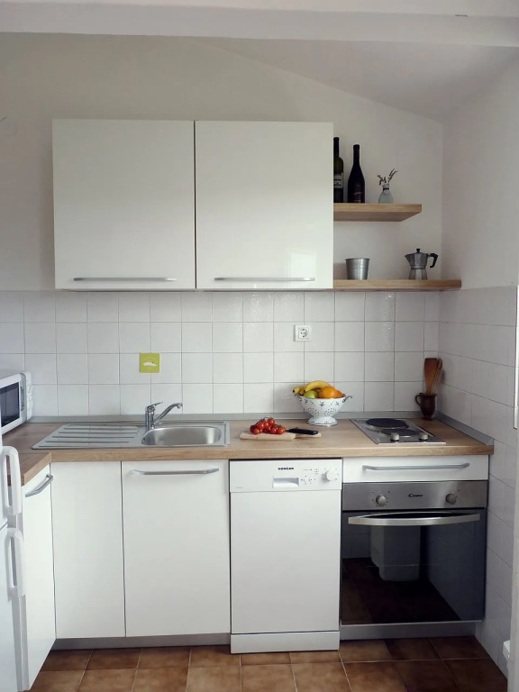 Apartment Željko - affordable and with sea view A1 Maslinica, Island Solta