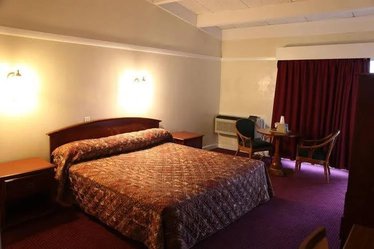 Executive Inn