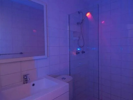 WAVE Hotel & Cafe