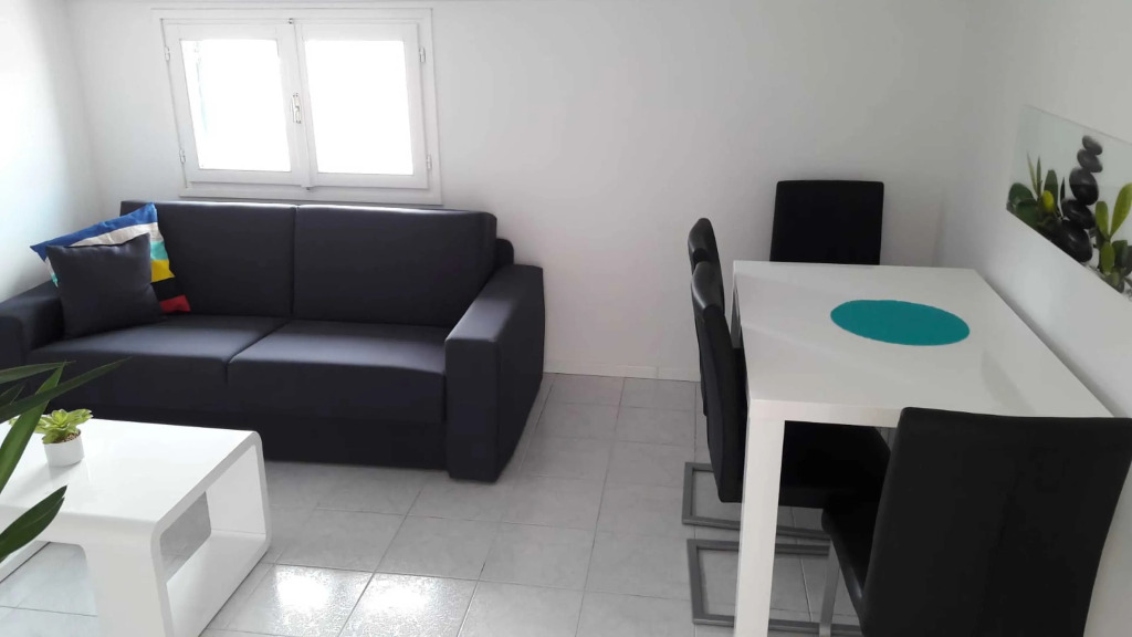 Downtown Park Apartments with Balcony