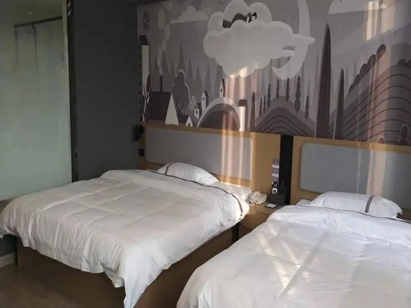 Thank Inn Chain Hotel Anhui Suzhou Lingbi County People's Hospital Zhongxiu Jincheng