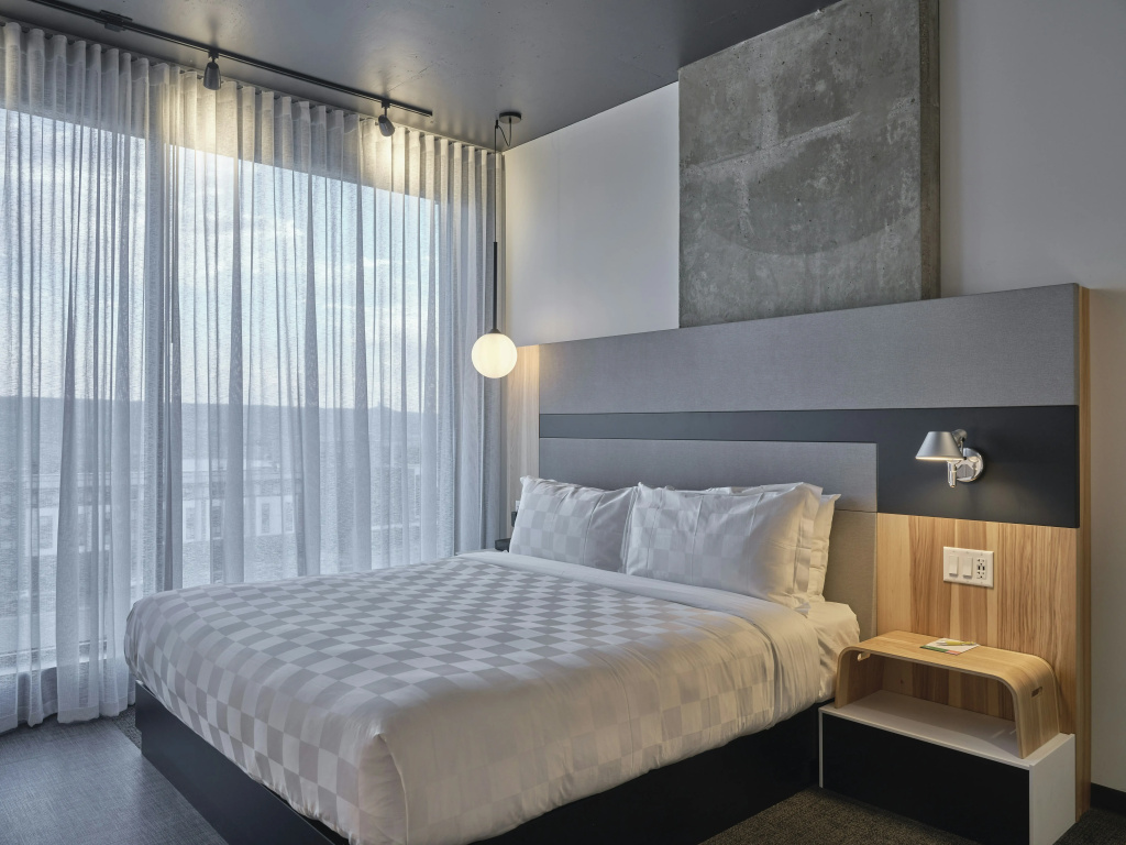 Alt Hotel Calgary University District