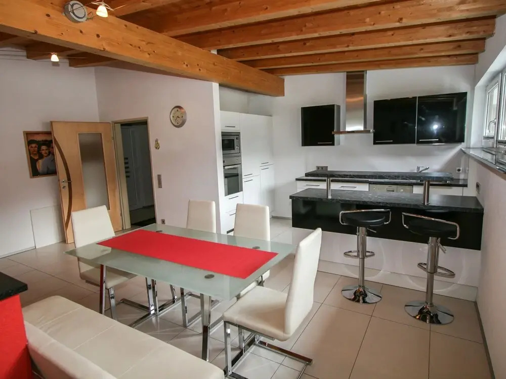 Sandra See in See With 2 Bedrooms and 1 5 Bathrooms