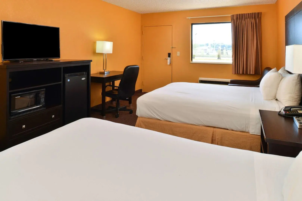 Days Inn & Suites by Wyndham Byram