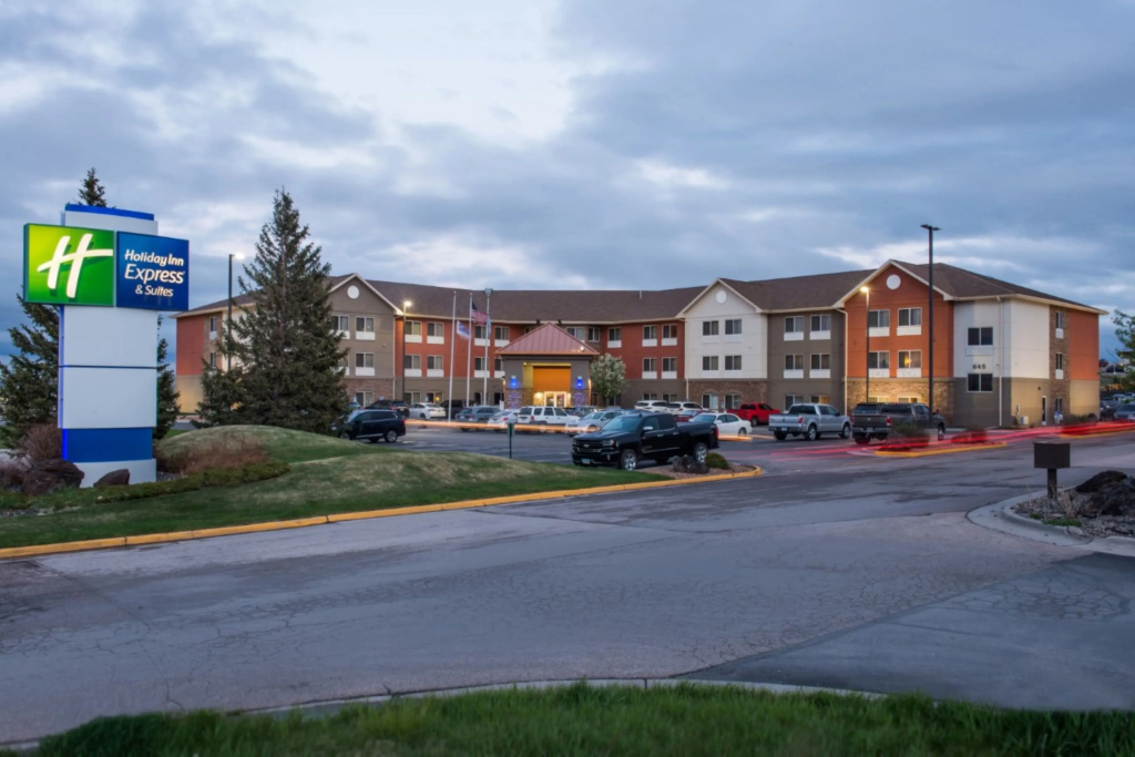 Holiday Inn Express & Suites Rapid City by IHG