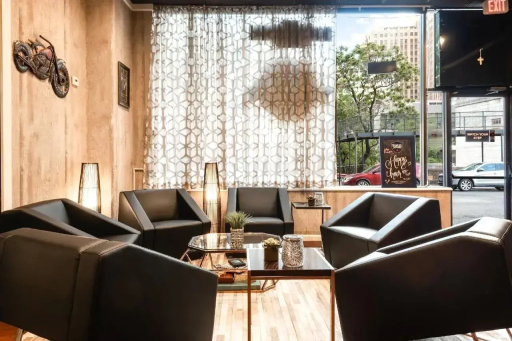 Riverwalk Plaza Hotel