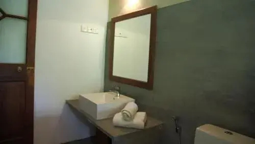 Bandura Kalawana Hotel