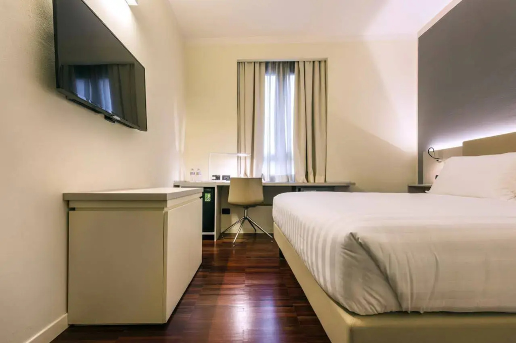 43 Station Hotel