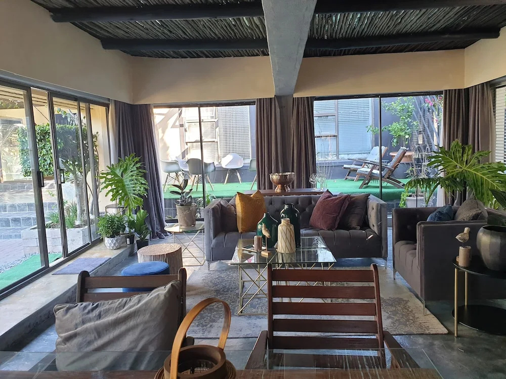 Zwinoni Lodge