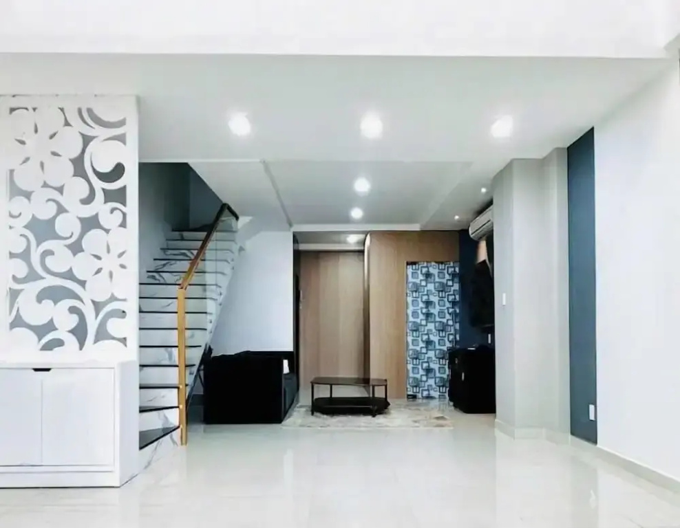 Tphomes Lakeview