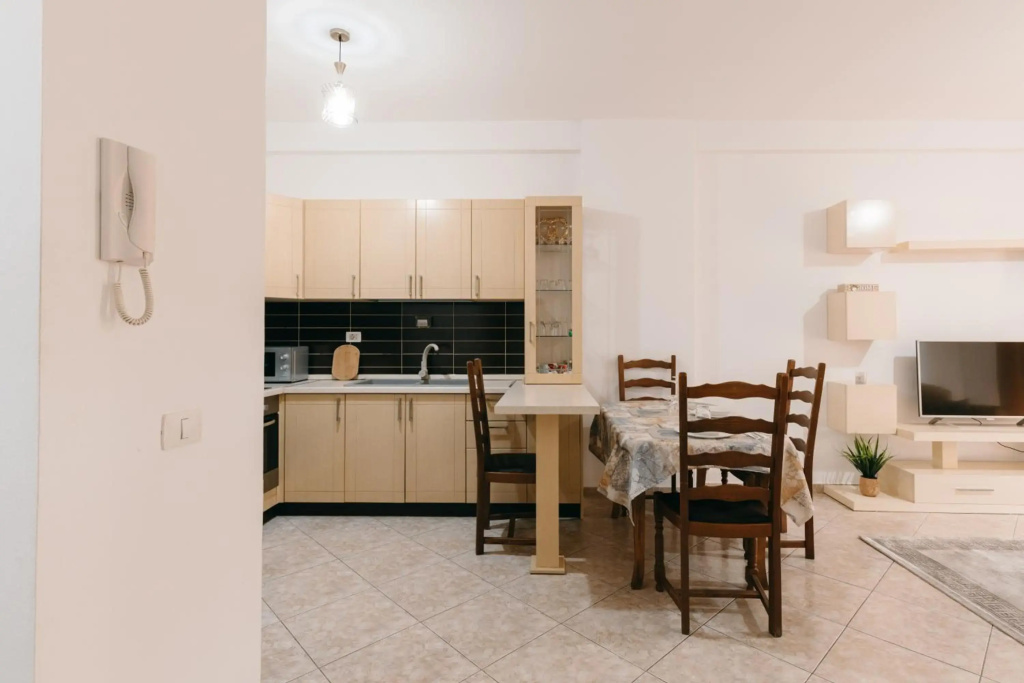 Rs place 1-bedroom apartment with free parking