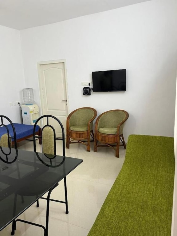 Little Chandhana Guest House