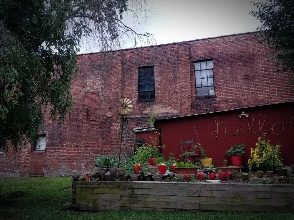 Hatfield McCoy House Inn