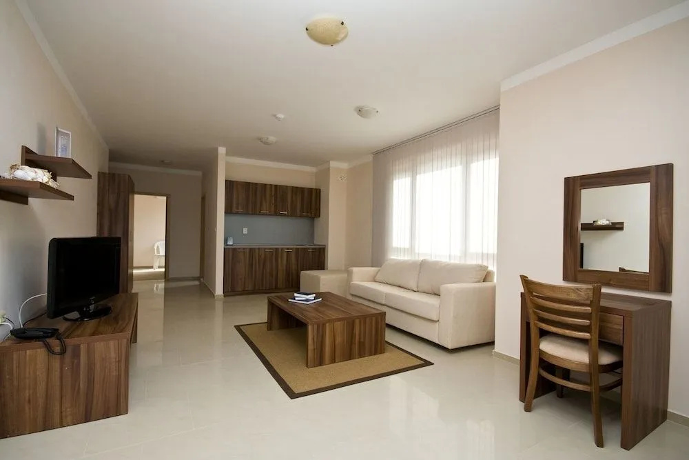 PARADISE Bay Hotel