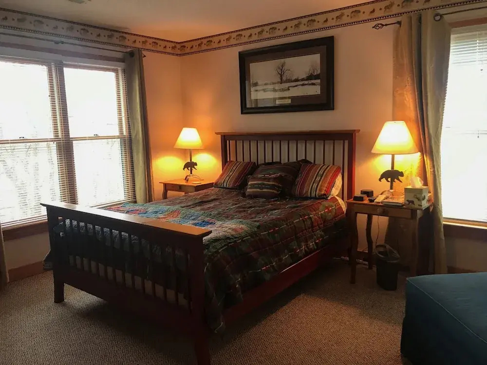 Mustang Haven-fireplace,spa Tub,hottub,pet-friendly 3 Bedroom Home