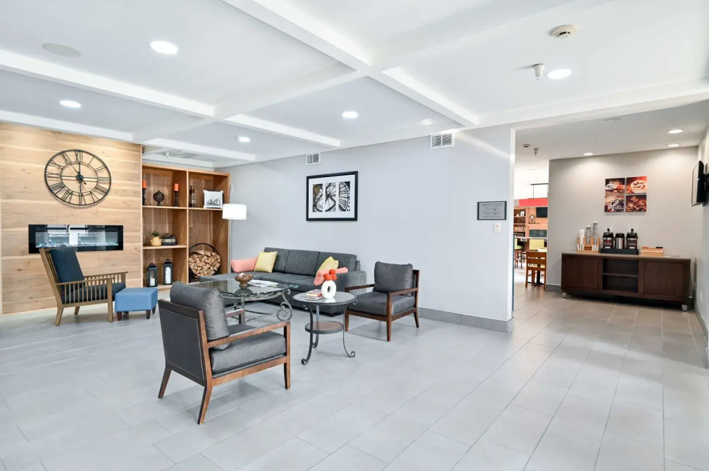 Country Inn & Suites by Radisson, Bloomington-Normal Airport, IL