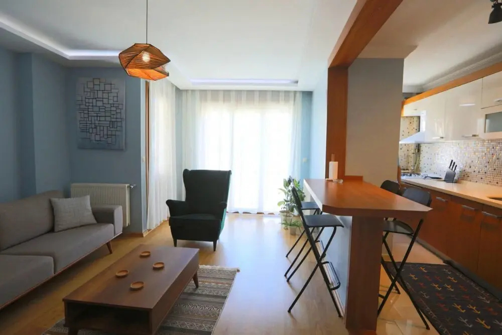 Modern and Stylish Flat With Balcony in Atasehir