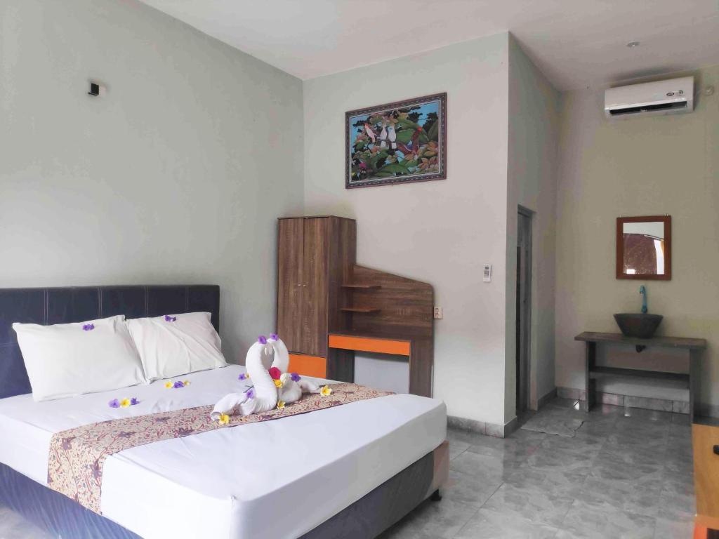 RedDoorz at Saren Anyar Homestay Lukluk