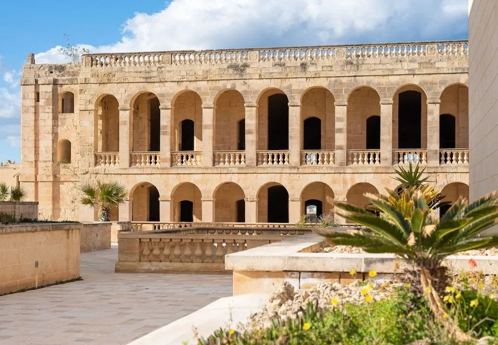 Harbour Views Gozitan Villa Shared Pool - Happy Rentals