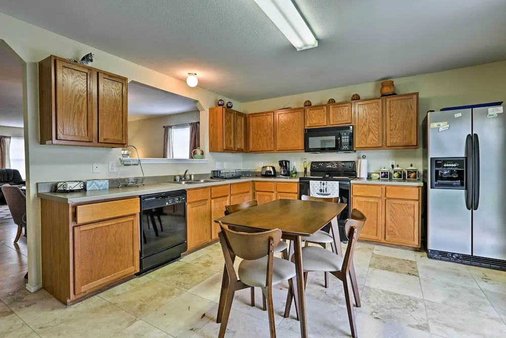Spacious Family Home Near San Antonio Hotspots!