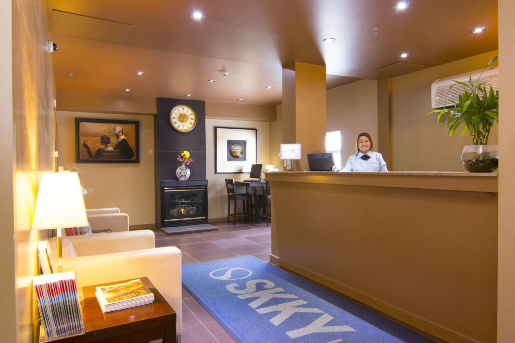 SKKY Hotel
