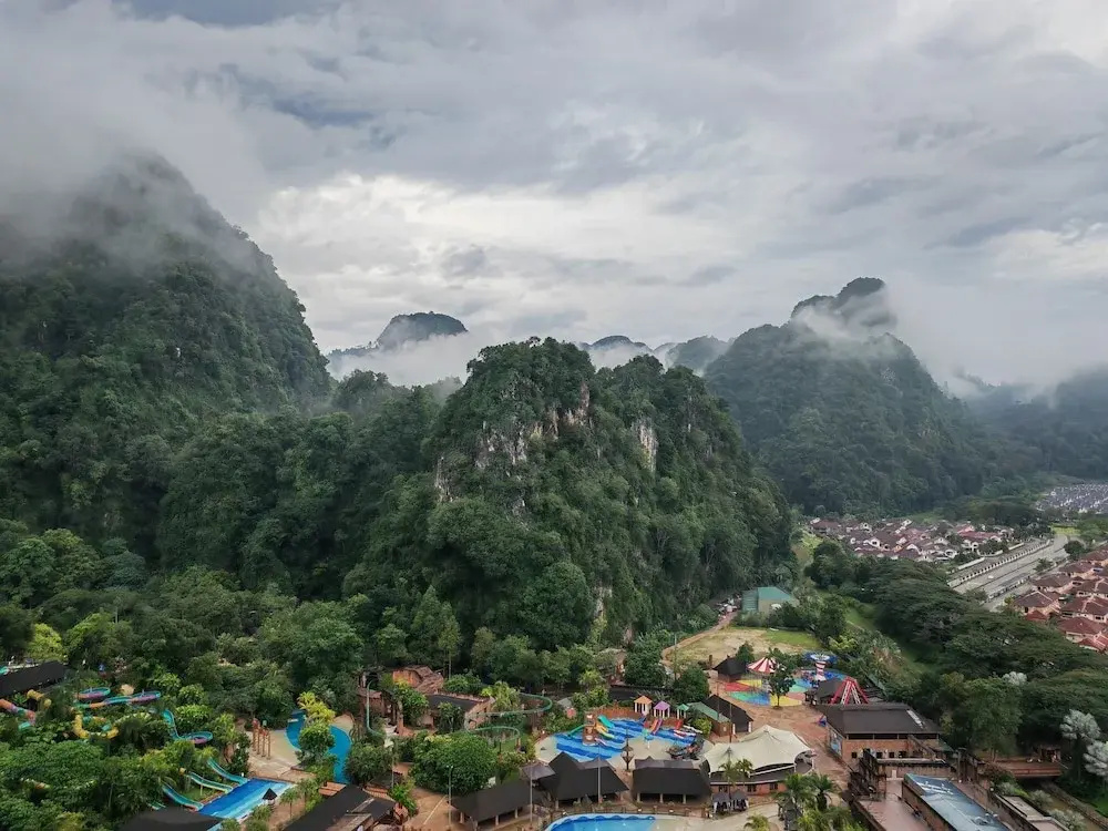 Mountain & Theme Park Views' Cozy Suite