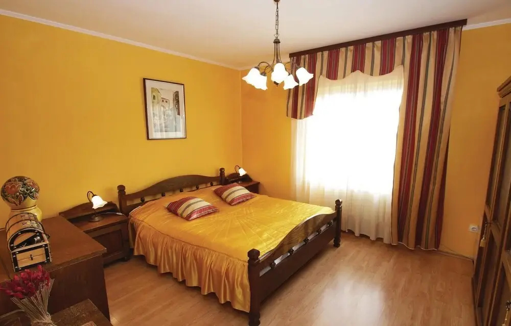 Beautiful Home in Labin With Wifi and 6 Bedrooms