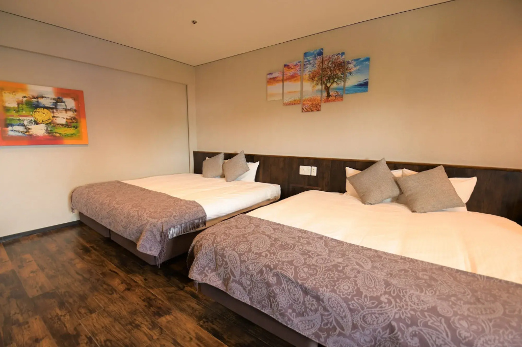 Rycom Crystal Hotel