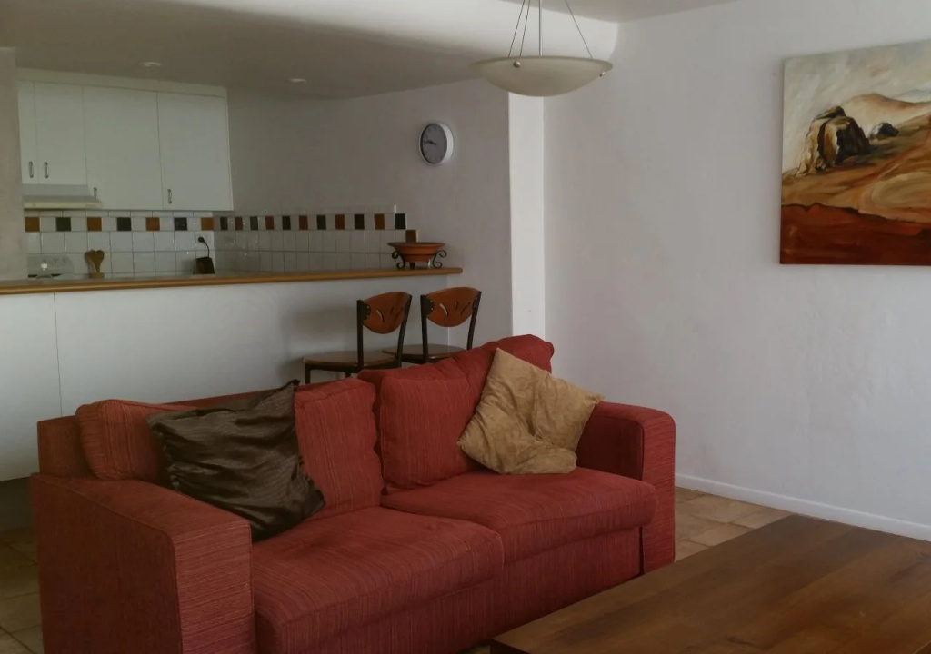 1/33-35 Fletcher lane - A Beautiful Flat
