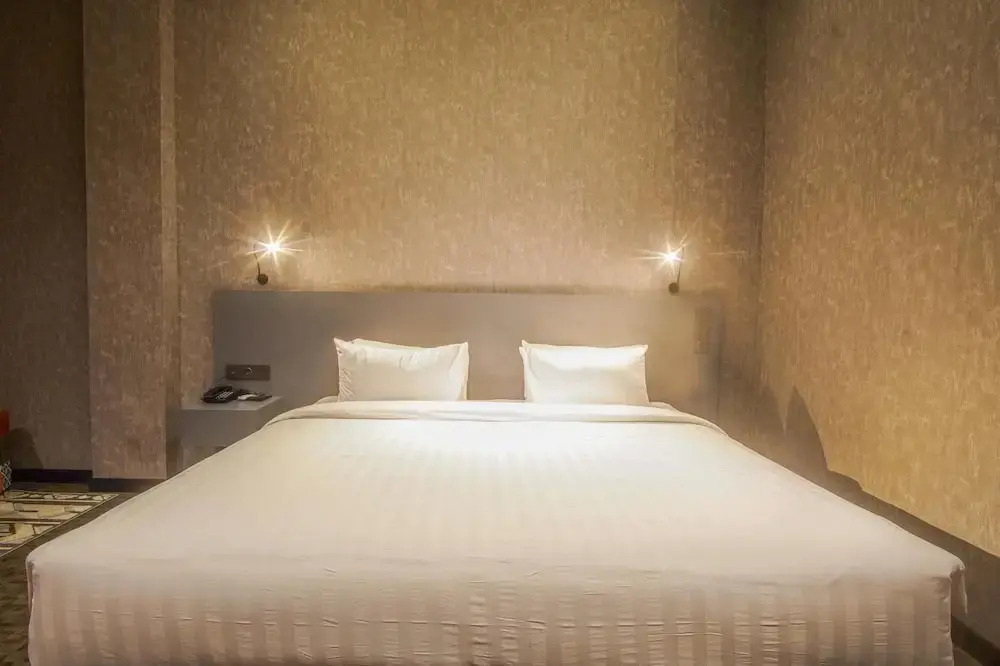 Fhandika Boutique Inc